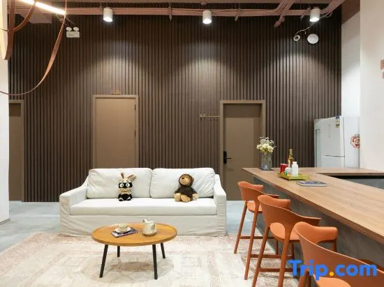 Warmlight Hostel by Zoeys Apartment