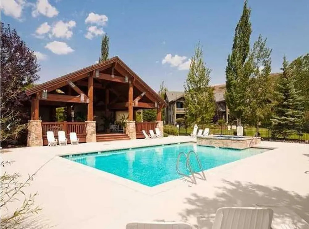 Abode at the Cove