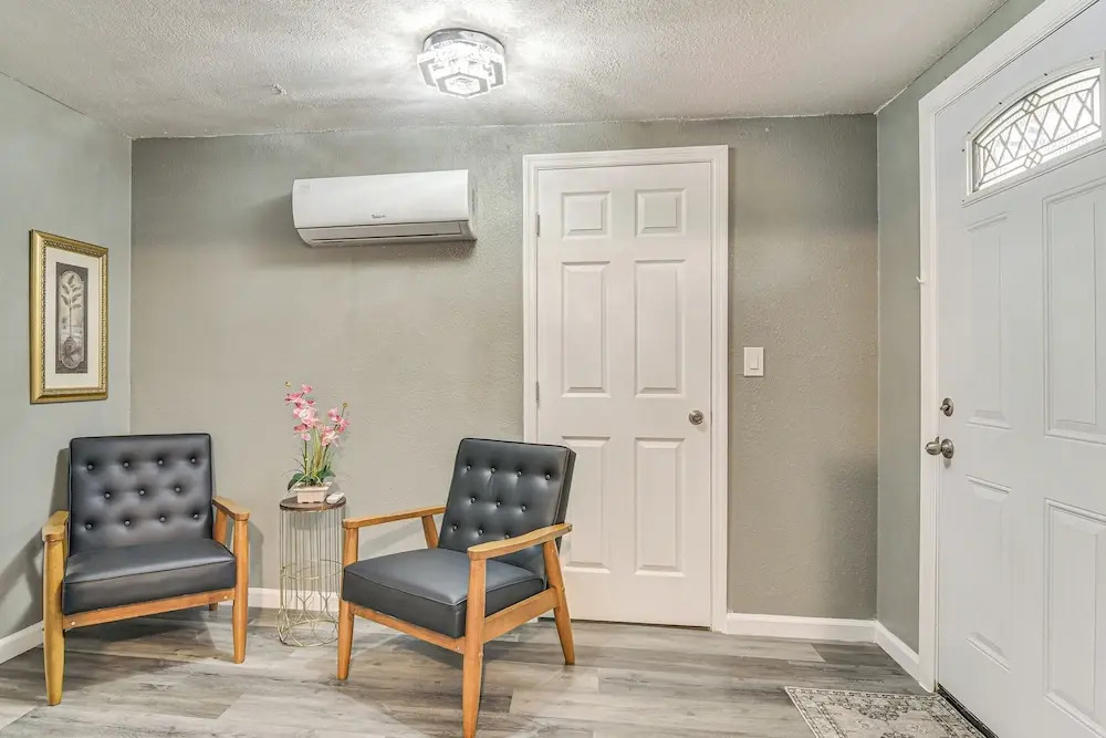 Breezy Tampa Home w/ Yard: Perfect for Long Stays