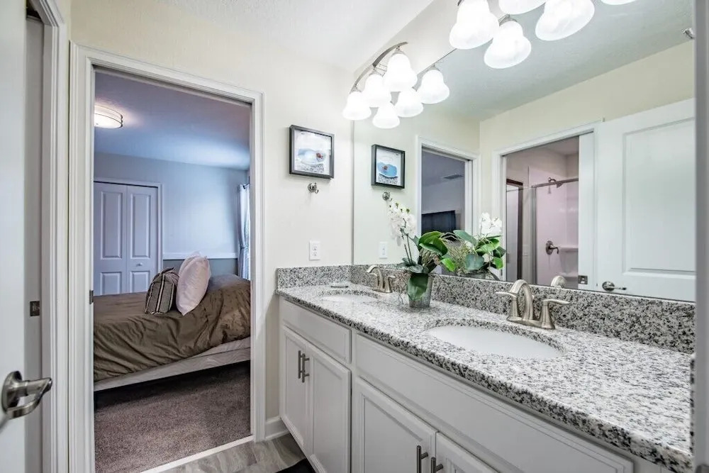6-Bedroom Villa in Four Corners 1409RF