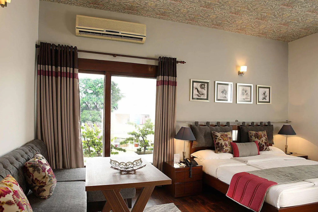 Ahuja Residency Golf Links
