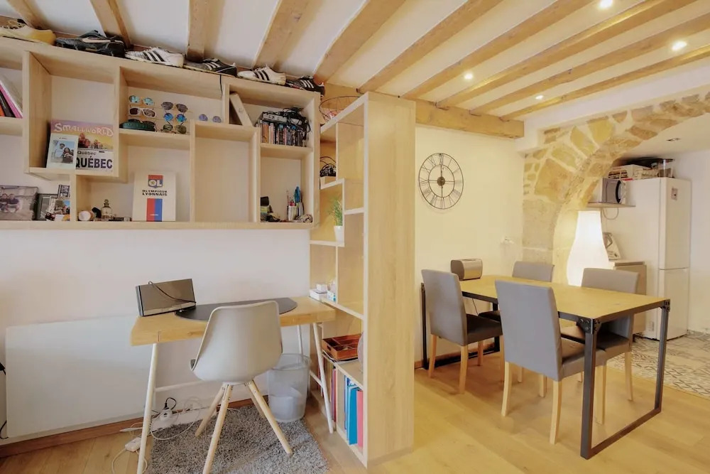 Spacious Apartment for 4 People Lyon