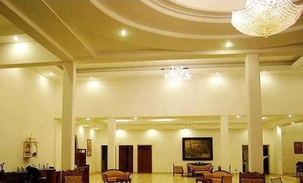 Sara Vilas Hotel