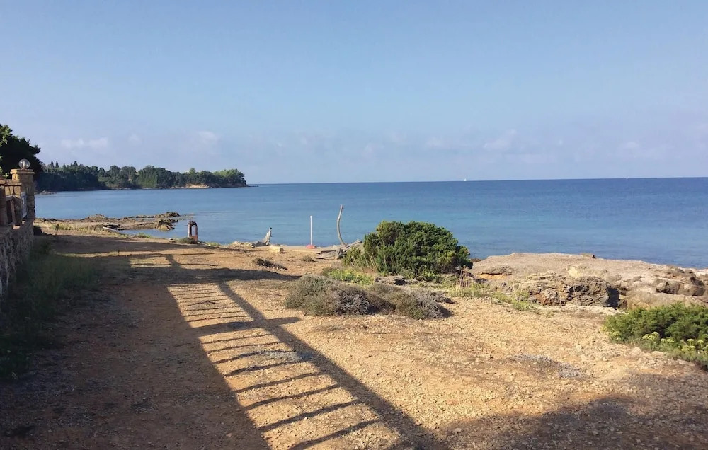 Amazing Home in Leventoxori, Ilias With Wifi and 2 Bedrooms