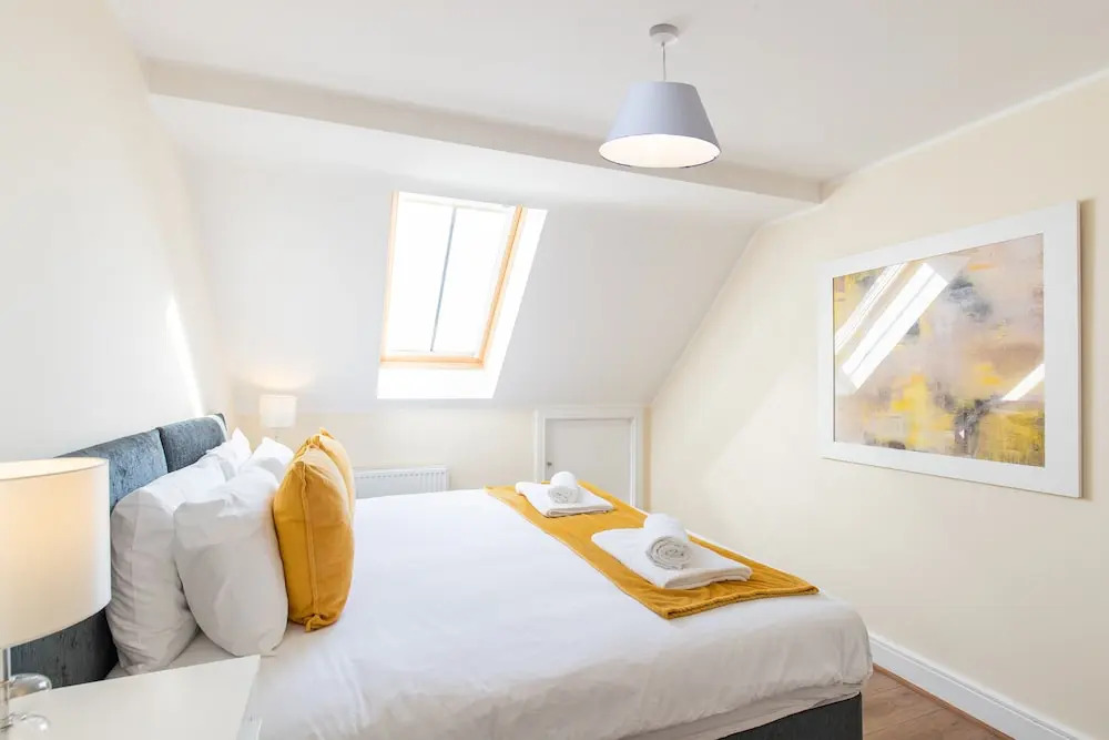 Velvet 2-bedroom Apartment Clock House - Hoddesdon
