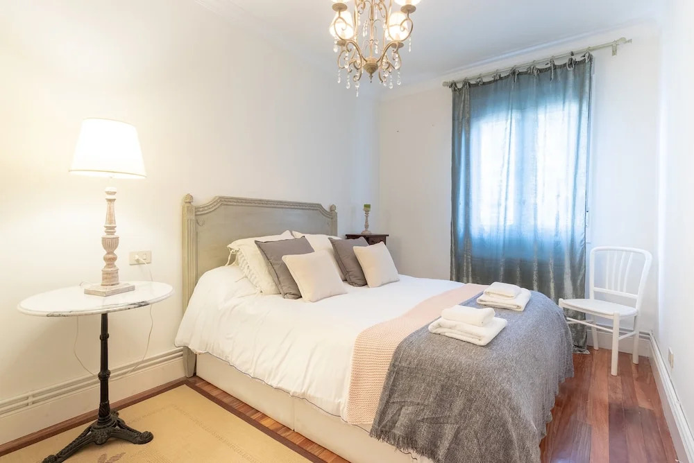 BILBAO BY THE SEA IV apartment by Aston Rentals