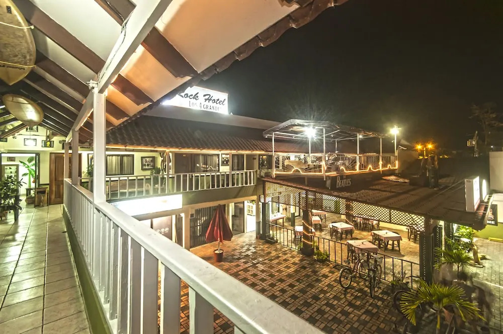 Cadillac Rock Beach Hotel