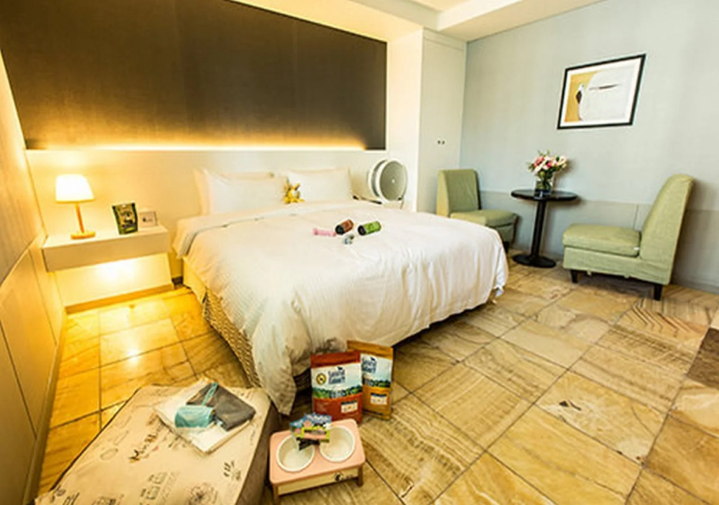 The Pettel Premium Suite