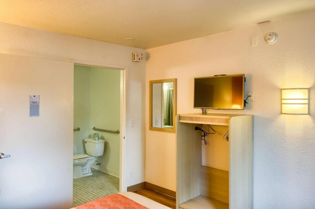 Motel 6-Everett, WA - North