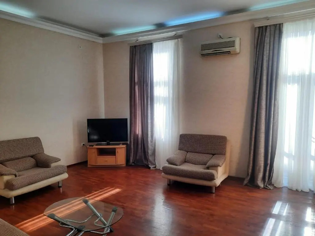 Twu-bedroom apartment on Nizami street