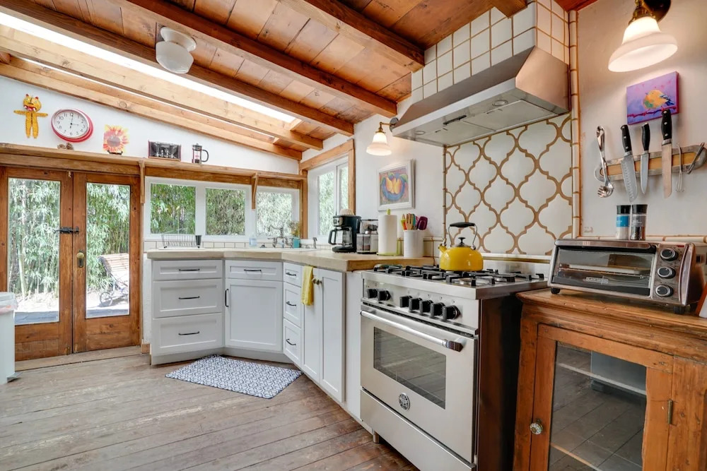 Patagonia Cottage w/ Patio & Yard: Walk to Town