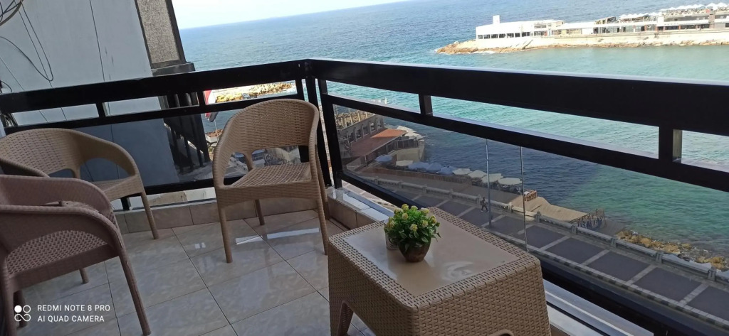 Gleem Bay Ultra Lux Sea View Apartment
