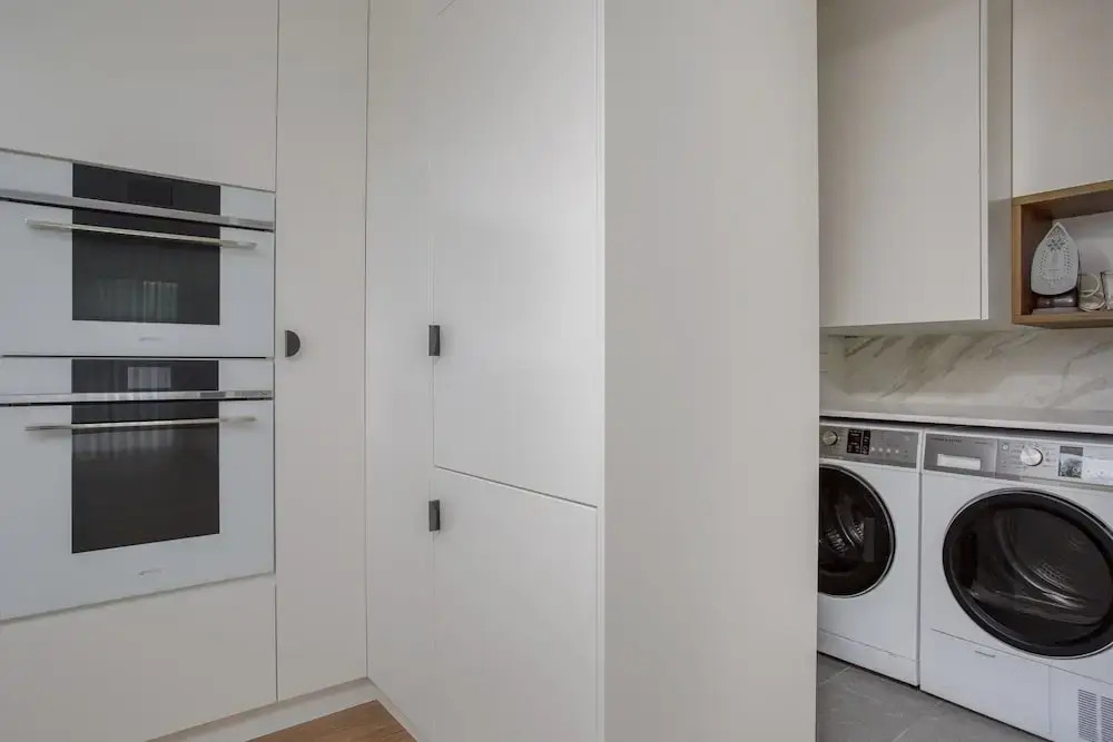 North-east Facing Modern 2-bed Apartment