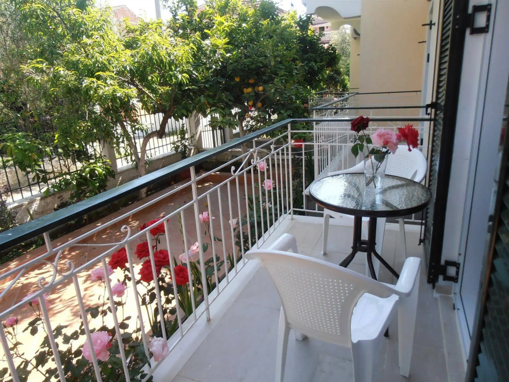 Elenas Garden