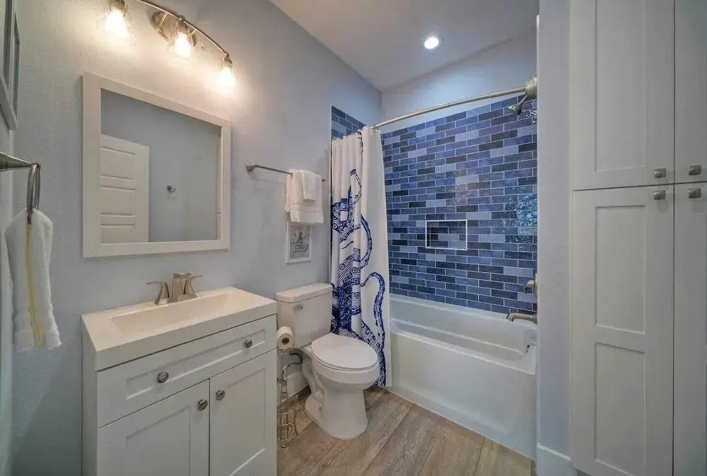 Sleeps 22! 2 Homes Priv Pool, Putting Green, Bar, Deck, Prime Port A Location
