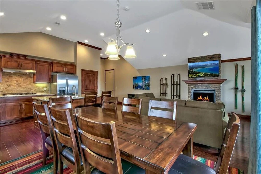 Conifer - 3 Br condo by RedAwning