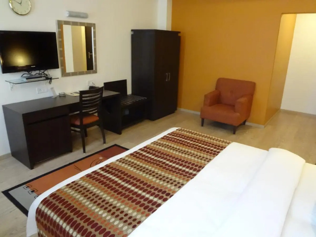 Chateau Windsor Hotel - Marine Drive