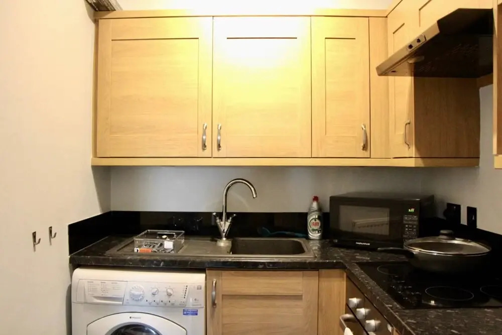 3 Bedroom Canal-side Flat In Fountainbridge