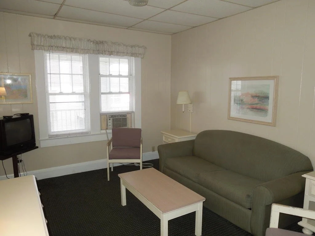 The Admiral Hotel/Motel