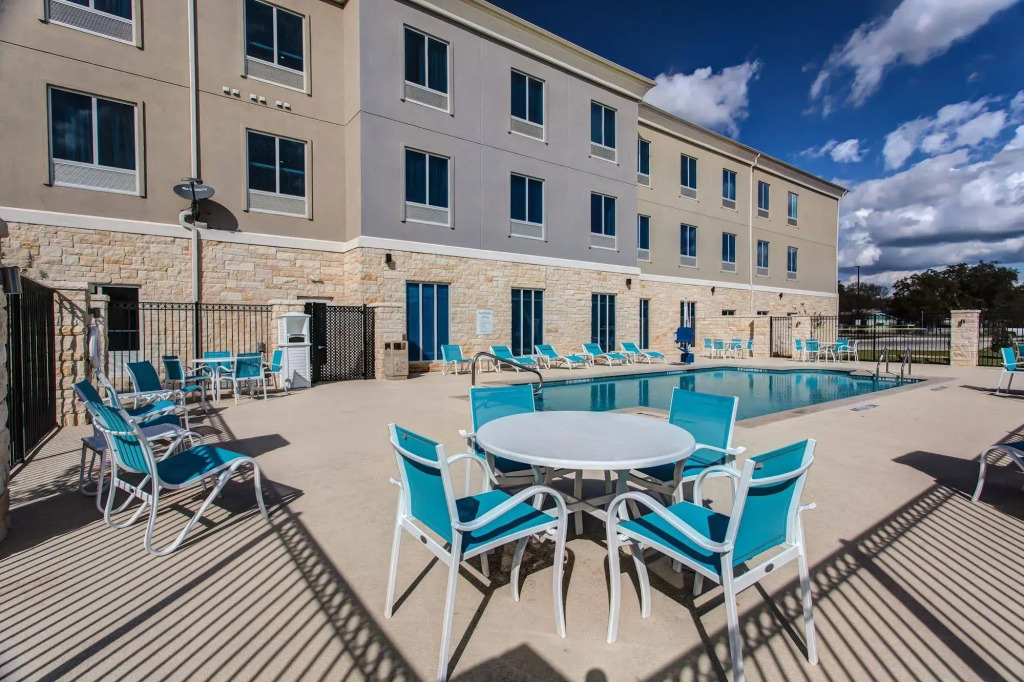 Holiday Inn Express & Suites Gatesville - N. Ft Hood by IHG