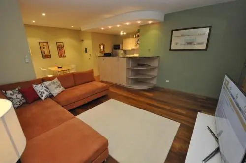 Glebe Self-Contained Modern One-Bedroom Apartment (47ROS)