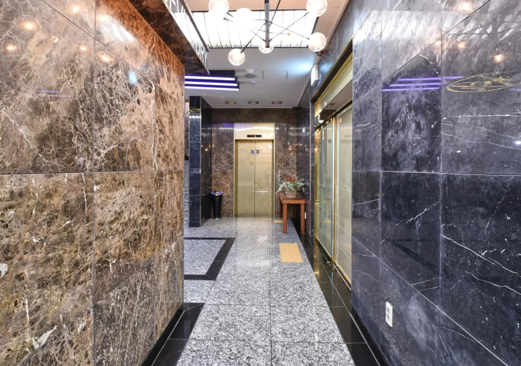 V Hotel