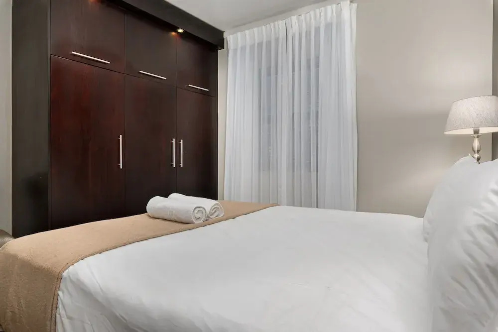 Icon 1010(No Front Desk Contact The Property 5 Days In Advance)