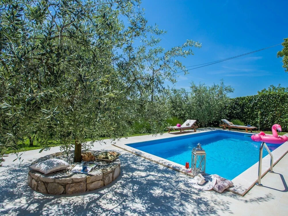 Beautiful Holiday Home in Dracevac With Terrace