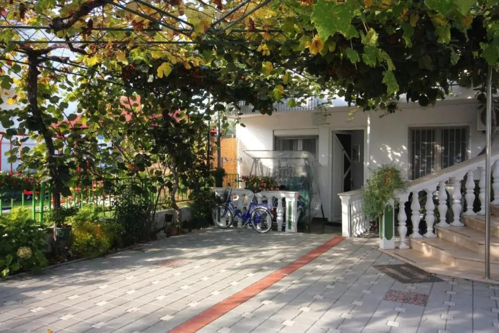 Apartments Let