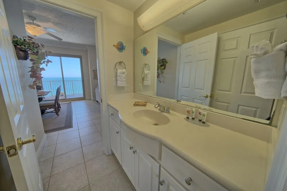 Stunning 16th Floor Condo with Fitness Center, Hot Tubs, Pools, and Beach Access - Unit 1606 by RedAwning
