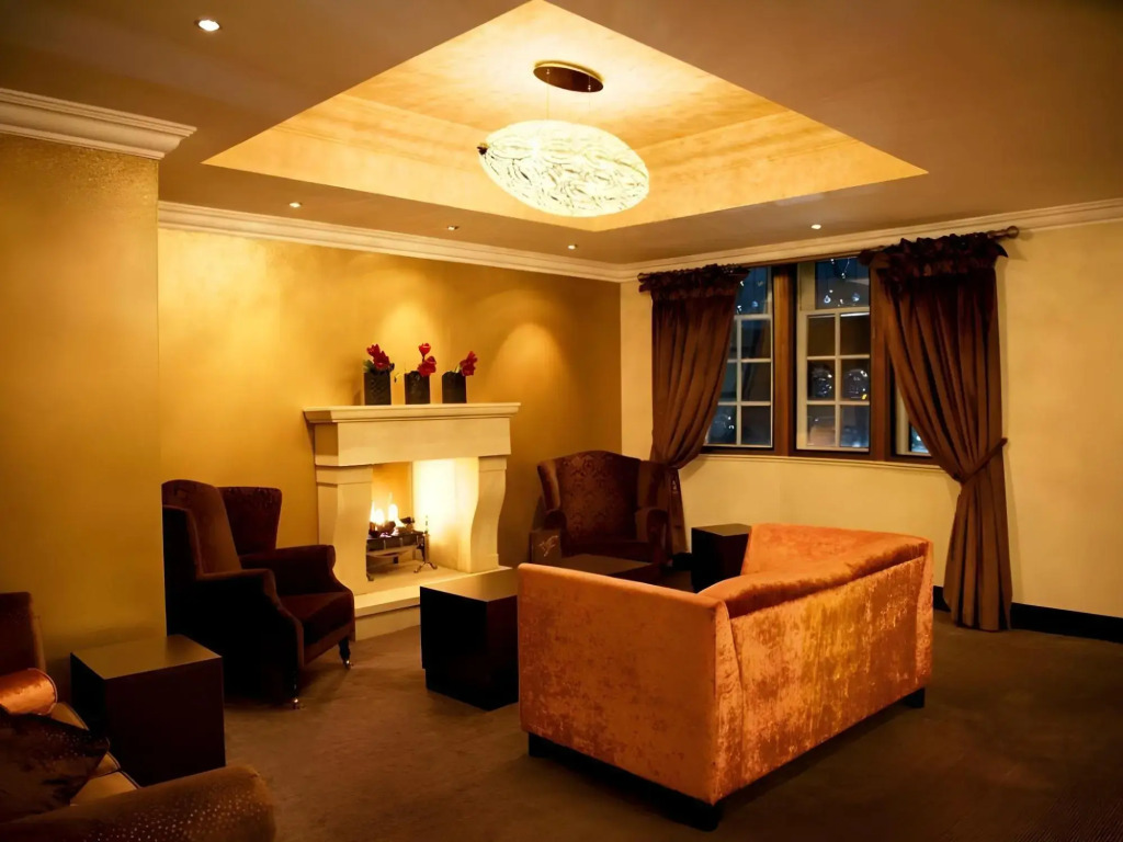 The Popinjay Hotel