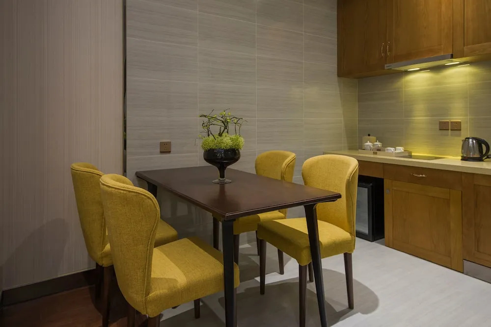 Yimin Gold Olives Apartment