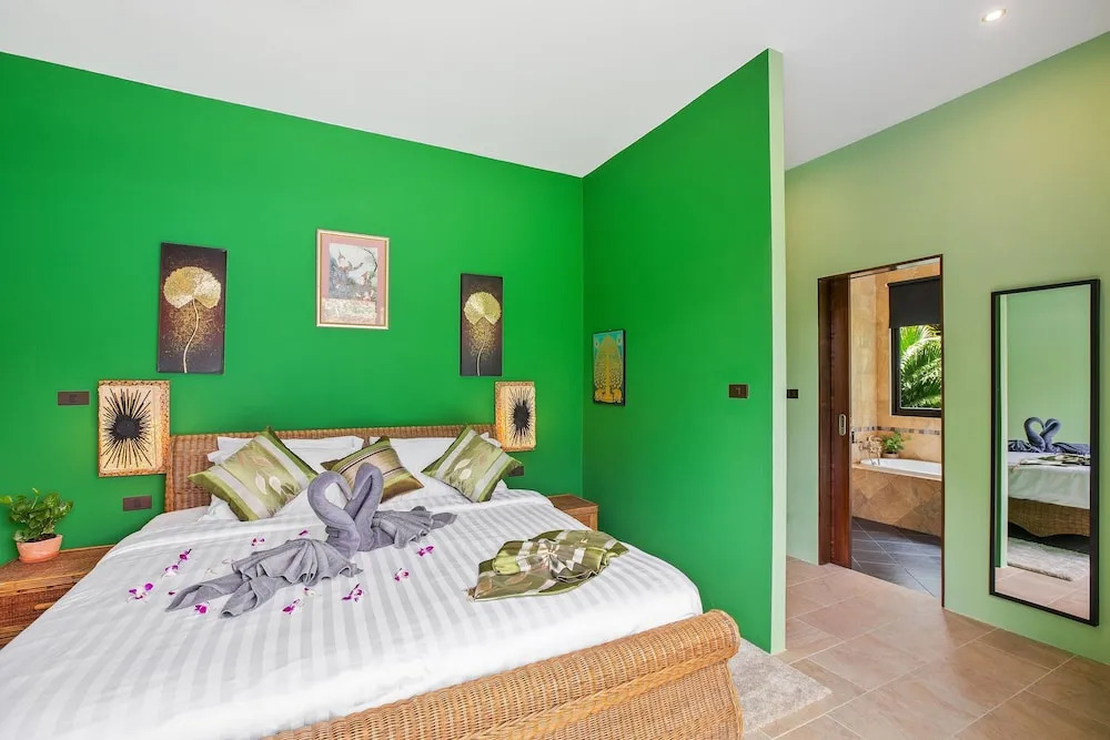 Superb Family Hide-away Four Bedroom Garden Villa With Family Pool