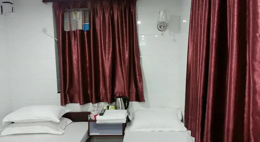 SHANGRI-LA GUEST HOUSE