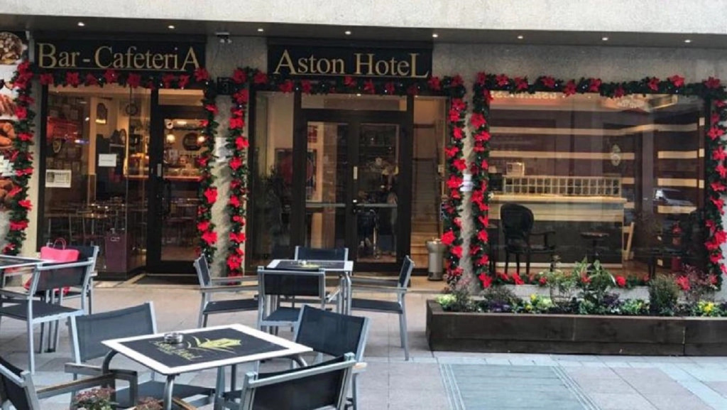 Aston Hotel