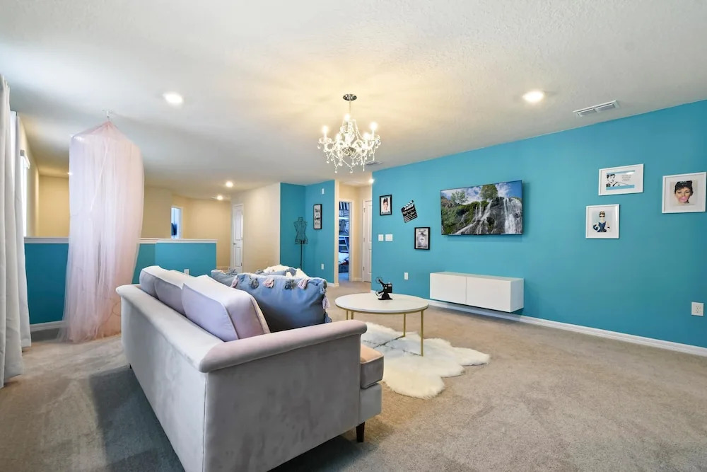 Luxury Windsor Island 7br Pool Spa Near Disney, Davenport