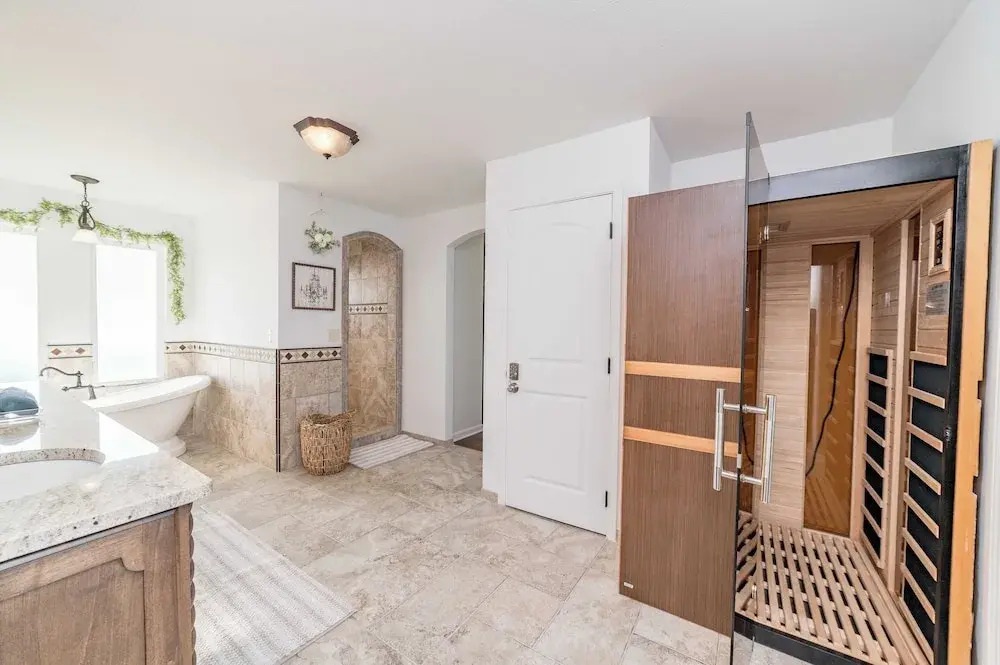 Panorama by Avantstay Unparalleled Views, Deck w/ Hottub, Game Room Pool Table