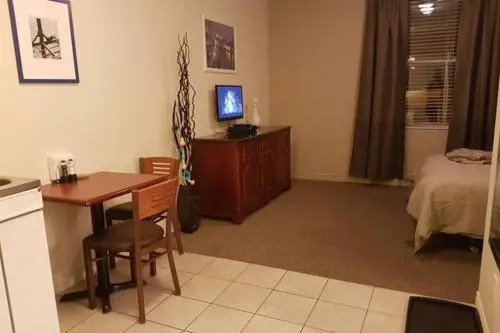 Cozy Little Studio by Amazing Property Rentals