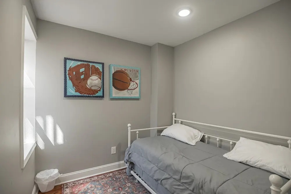 Enjoy Your Stay In This Amazing Location In Philadelphia! 4 Bedroom Home by RedAwning