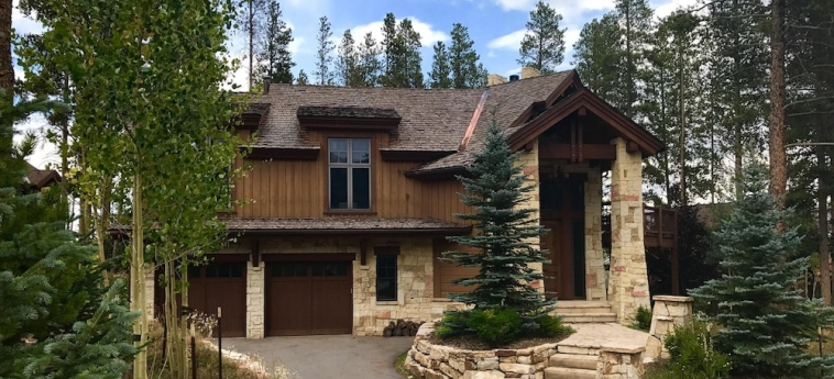 Snowy Point Chalet
