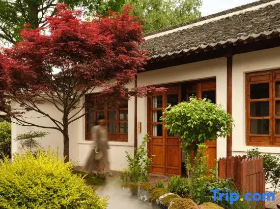Unparalleled Courtyard（Xinchang Ancient Town）