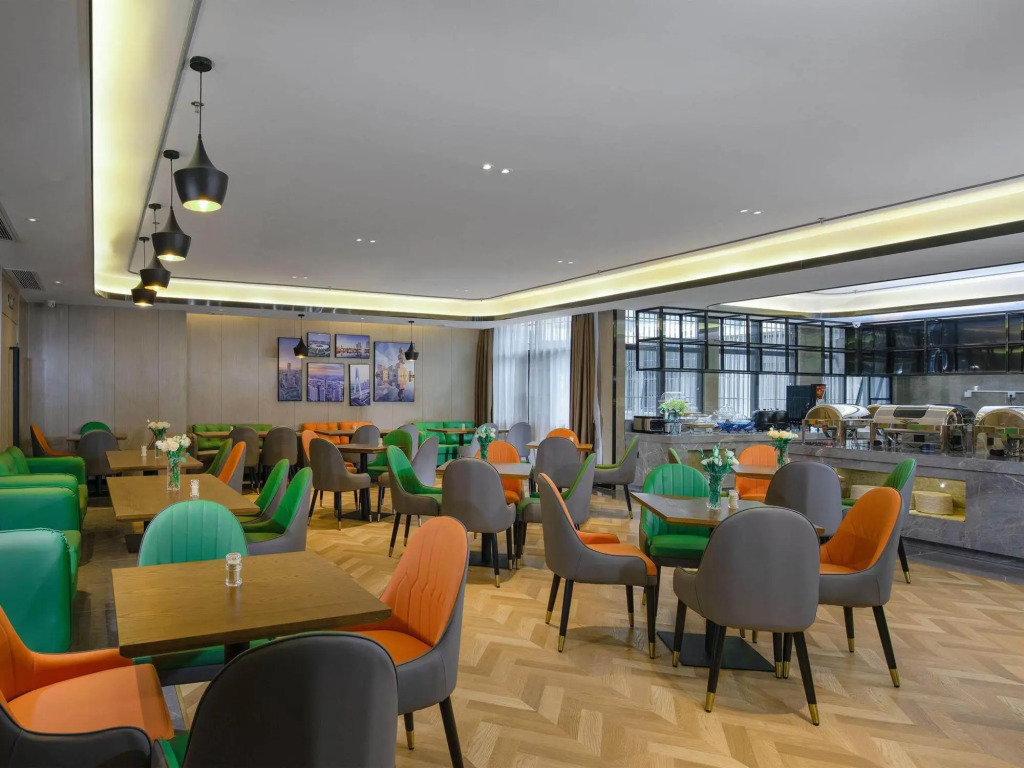 Country Inn & suites by Radisson((Lingnan Xintiandi Branch, Foshan Zumiao Subway Station)