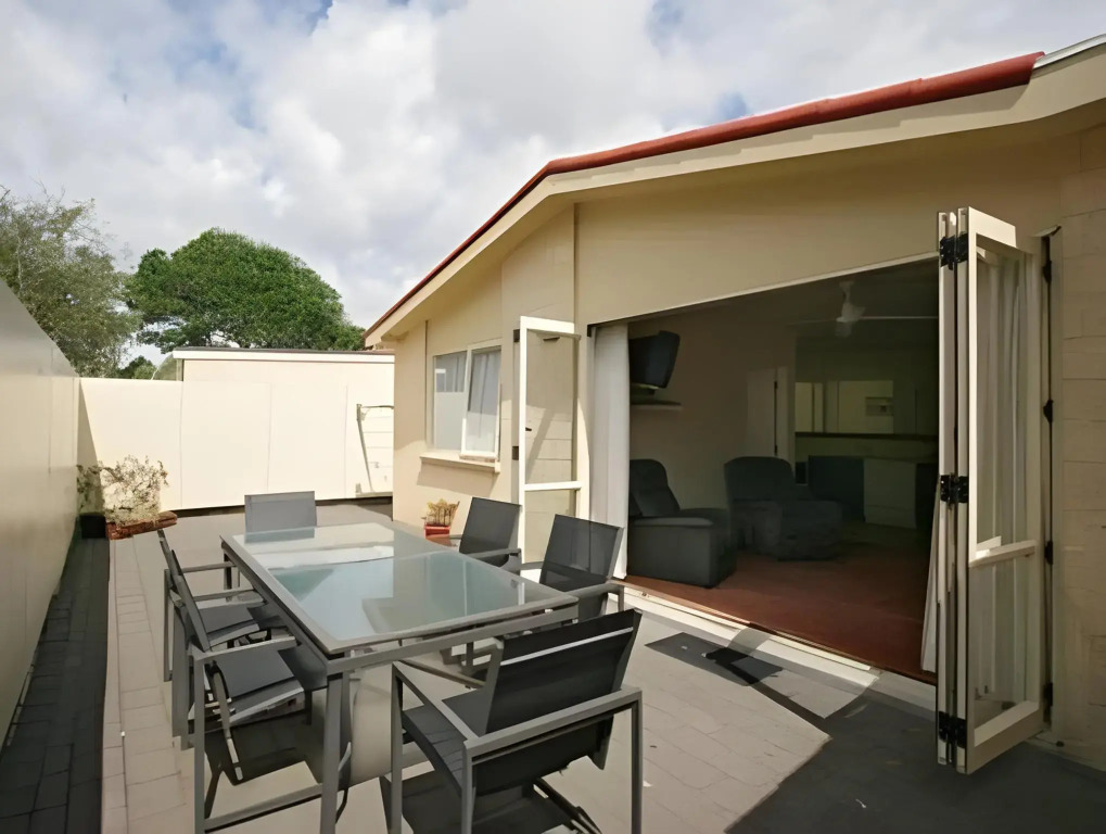 Bks Egmont Motor Lodge