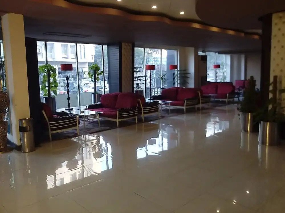 Hotel Leader's Inn