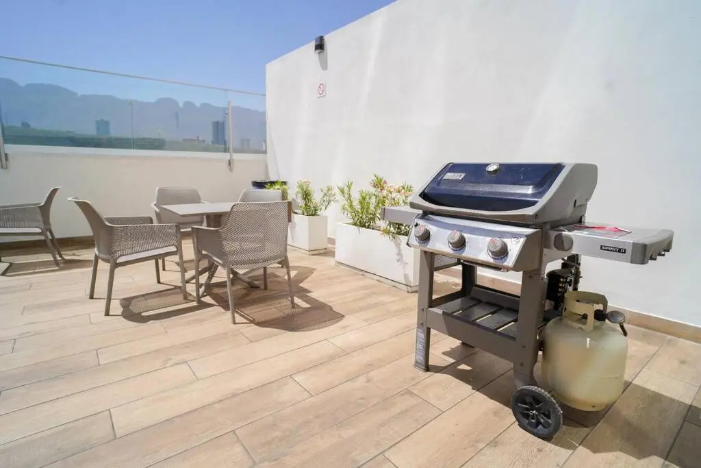 Best Apt Luxury Modern New 2BR Gym Pool 3mins SPGG