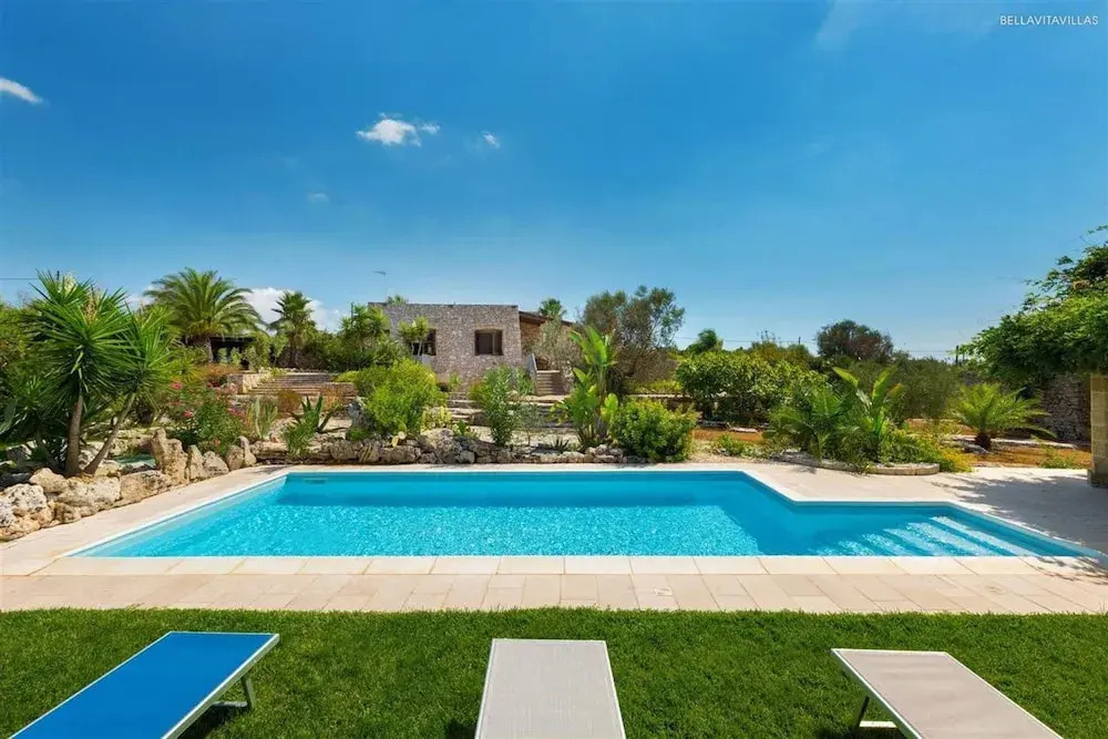 1679 Villa Mila in Torre Vado