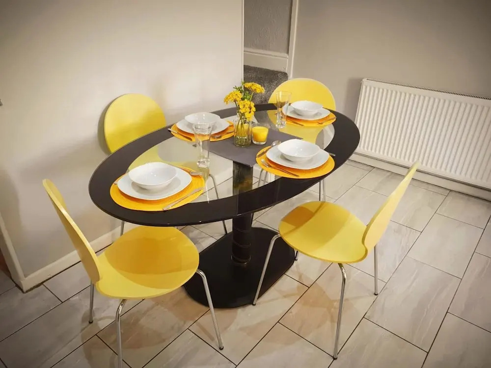 Sunflower Suite under Sasco Apartments