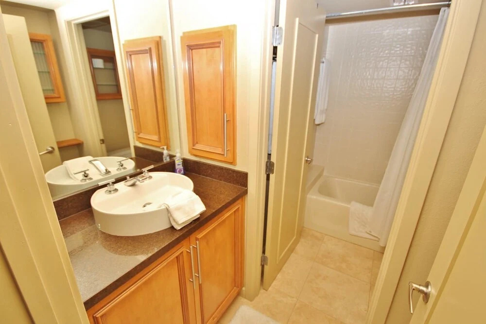 Ebb Tide 703 Apartment 2