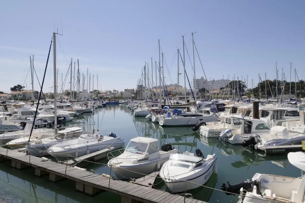 Un appartement sur la marina de St-Gilles