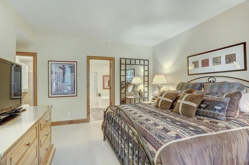 Luxurious 2 Bd With Lift View In Beaver Creek 2 Bedroom Condo by RedAwning